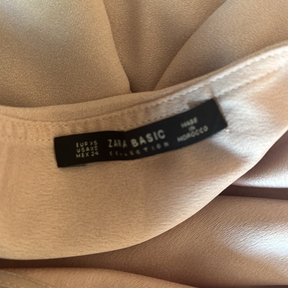 ZARA dress Beige with ruffled sleeves - Picture 2 of 2